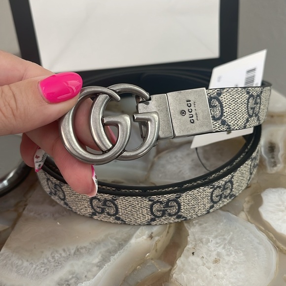 $950 New Authentic GUCCI Belt 95-38 GG LOGO Silver Signature Canvas Navy Blue - Picture 3 of 11